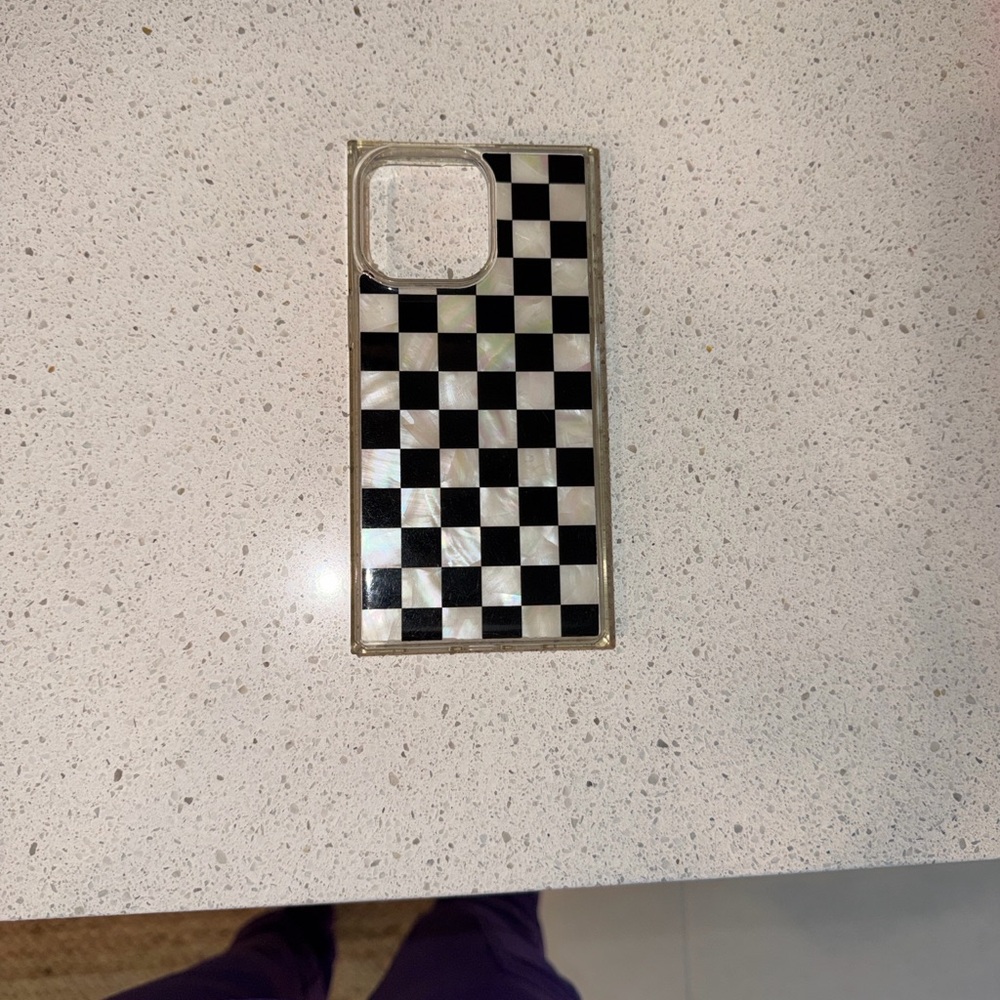 Flaunt iPhone 15 pro max + MagSafe Checkered case
